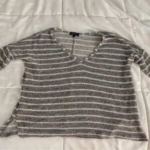 Beyond Yoga Gray White Stripe Sweater Small